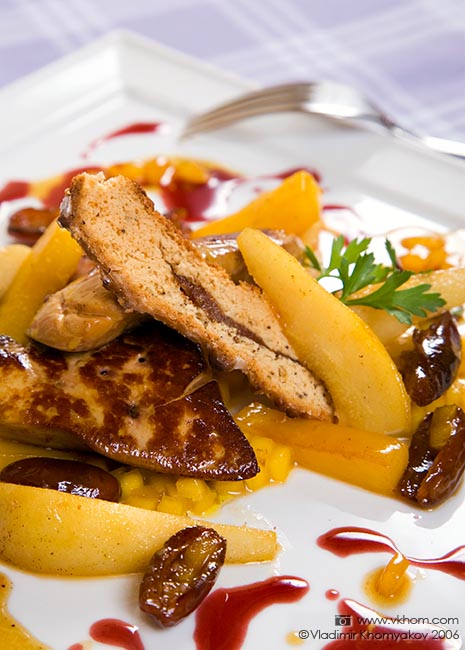 Фуа-гра з манго і фініками під кленовим сиропом