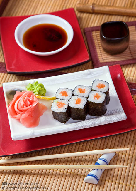 Ролл з лососем