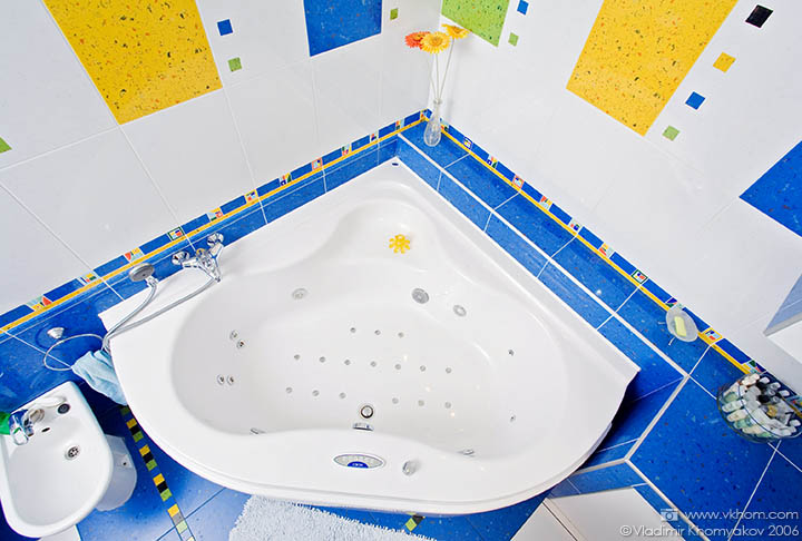 Кутова ванна в інтер'єрі