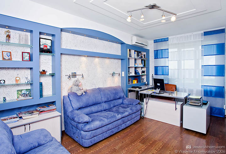 Вітальня з робочим кутком