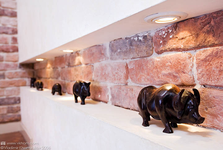 Полиця з підсвіткою