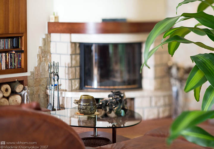 Зати�?ний куток з каміном