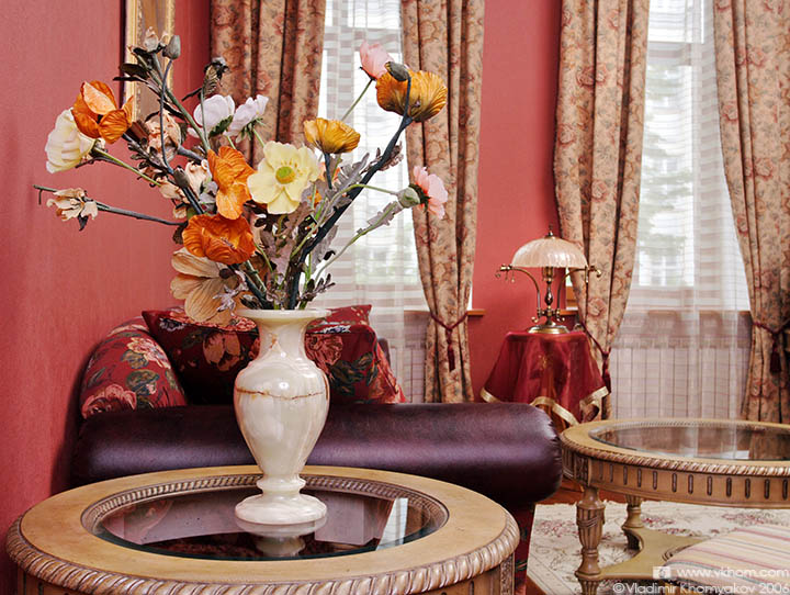 Ваза в класичному інтер'єрі