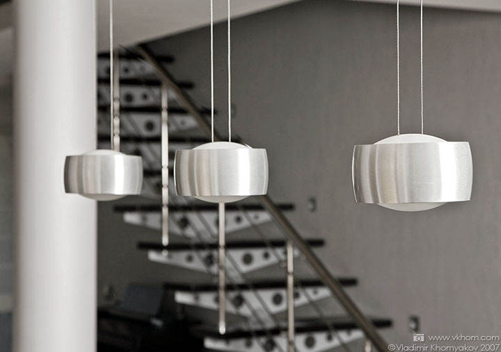 Світильники в стилі хай-тек