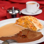 Штрудель з персиками